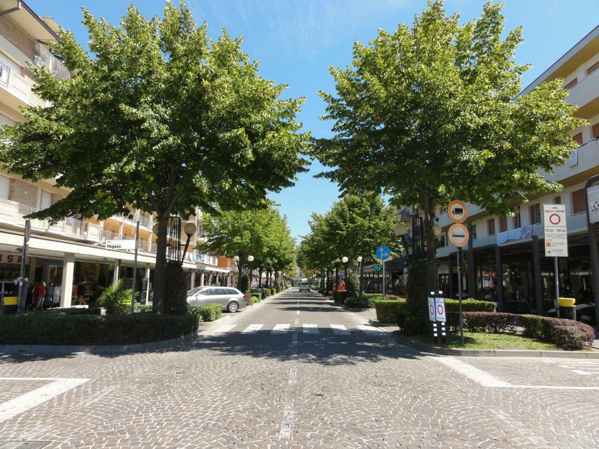 Isola Clara - Appartamenti Bibione Exterior foto